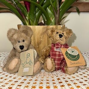 Boyd’s Bear Vintage Collectibles lot of Two Bears
